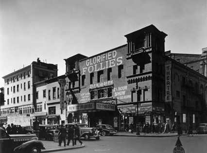 Berenice Abbott: Irving Place Theatre v roce 1938 (16 kb)